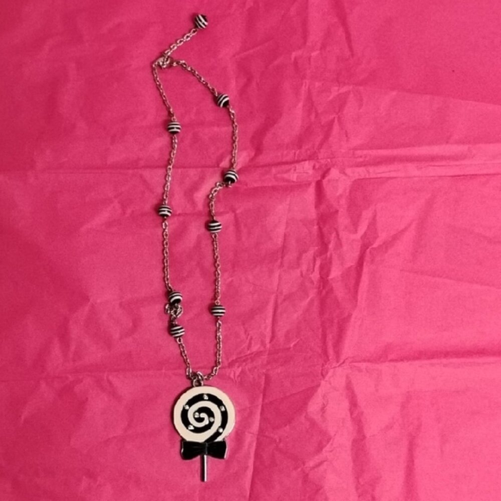 Black and Silver Swirl Pendant Necklace